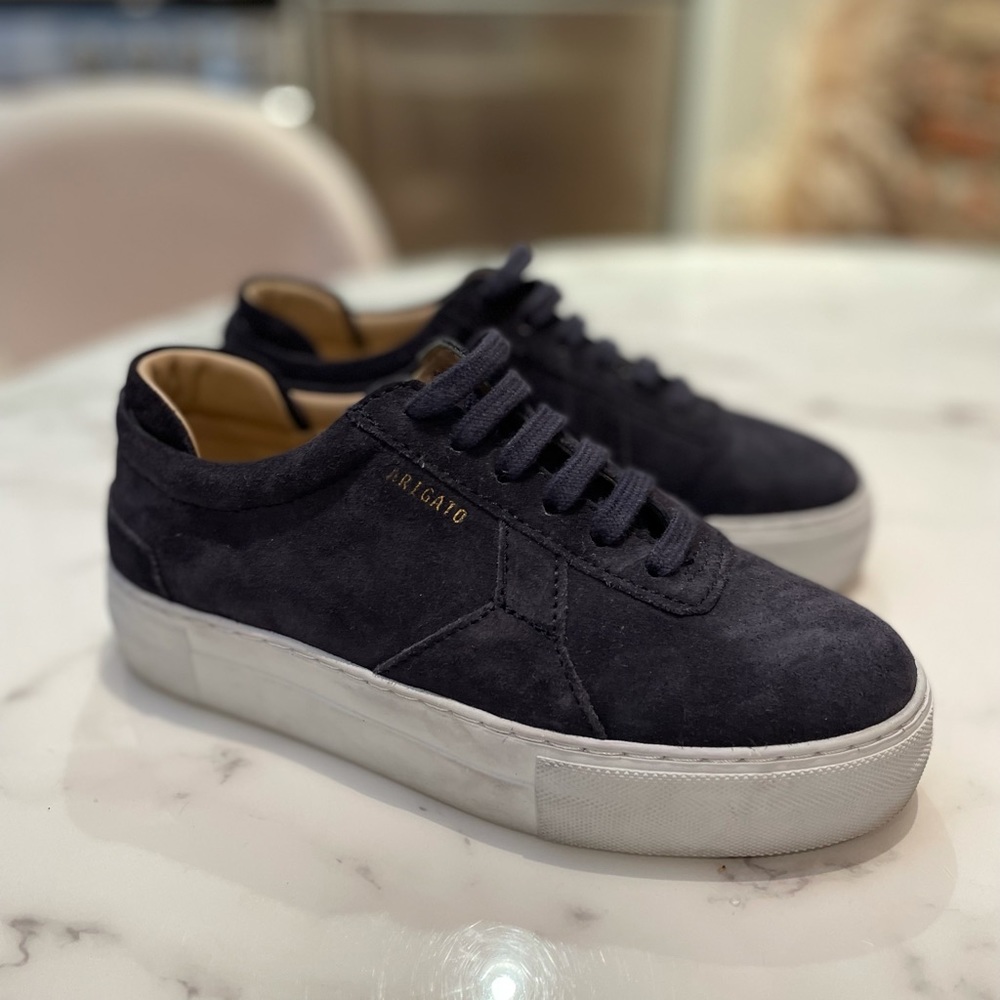 Axel Arigato navy platform sneakers
